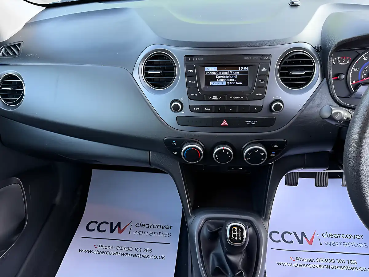 Used 2018 Hyundai i10 Se Polar White - Interior and Exterior details 15