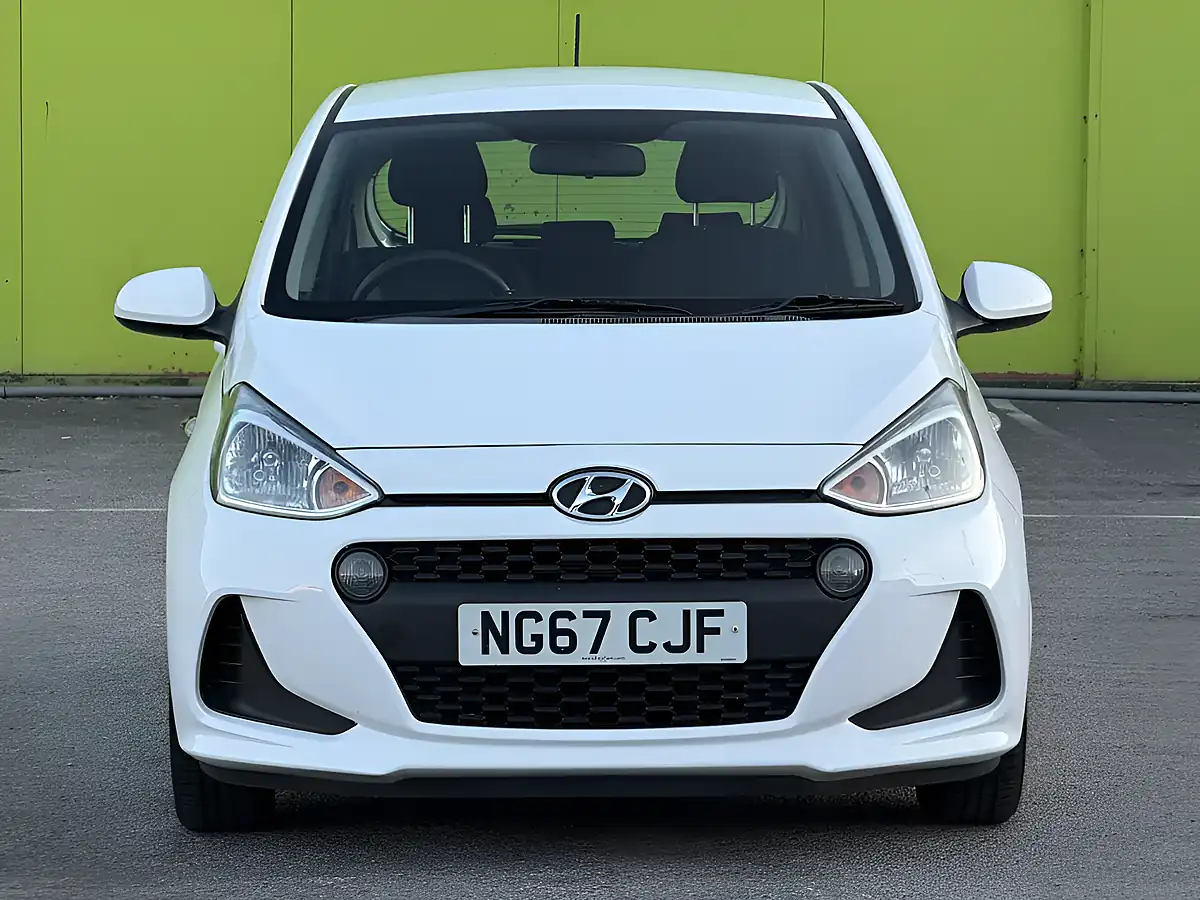 Used 2018 Hyundai i10 Se Polar White - Interior and Exterior details 3