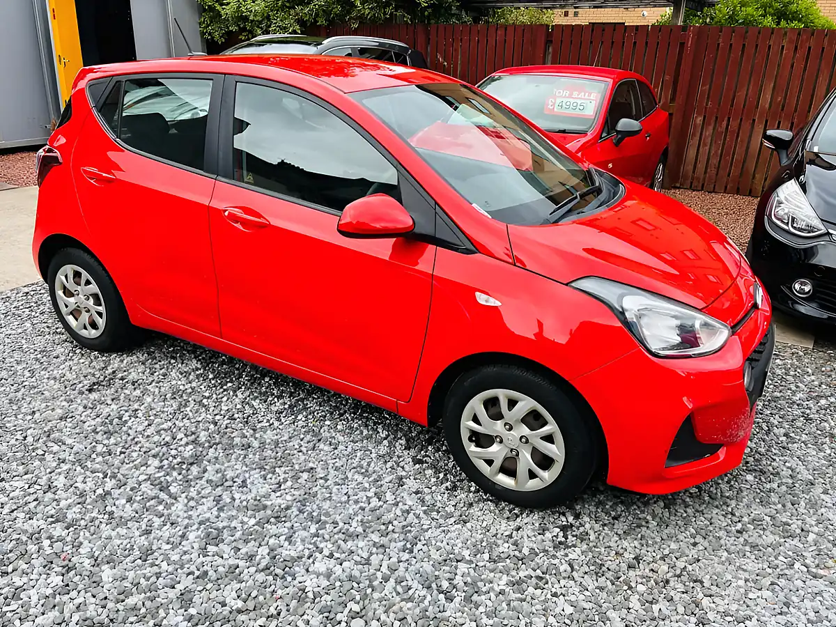 Used 2018 Hyundai i10 Se Red - Front View