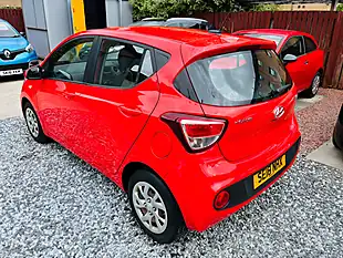 Used 2018 Hyundai i10 Se Red - Interior and Exterior details 13