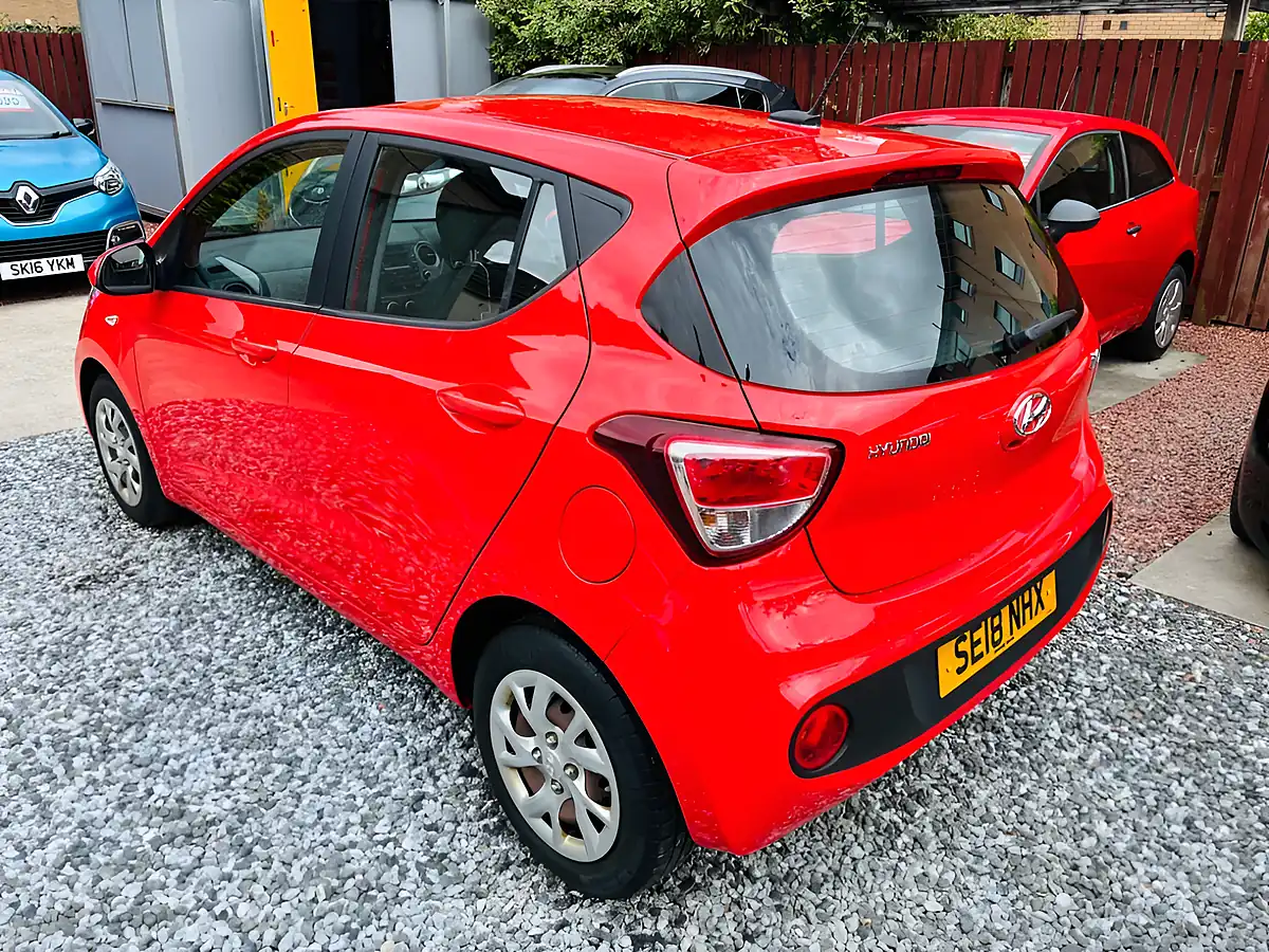 Used 2018 Hyundai i10 Se Red - Interior and Exterior details 13