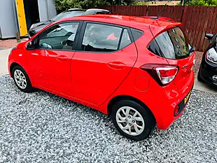 Used 2018 Hyundai i10 Se Red - Interior and Exterior details 14