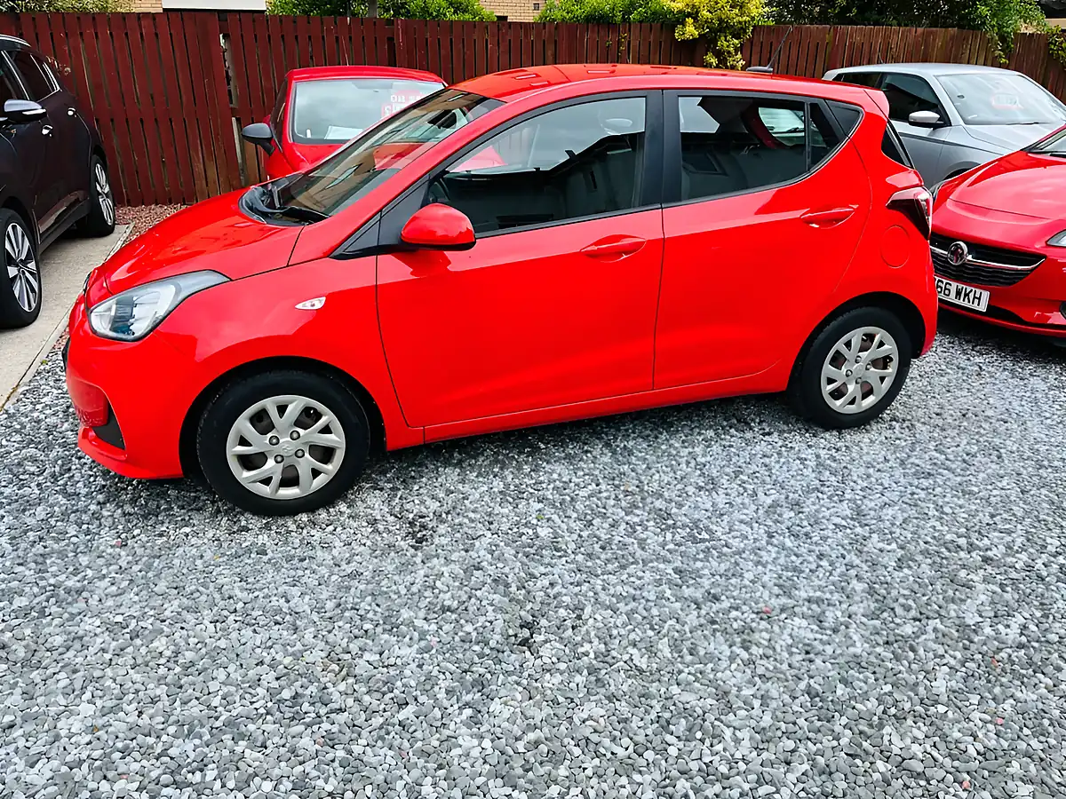 Used 2018 Hyundai i10 Se Red - Interior and Exterior details 16
