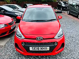 Used 2018 Hyundai i10 Se Red - Interior and Exterior details 3