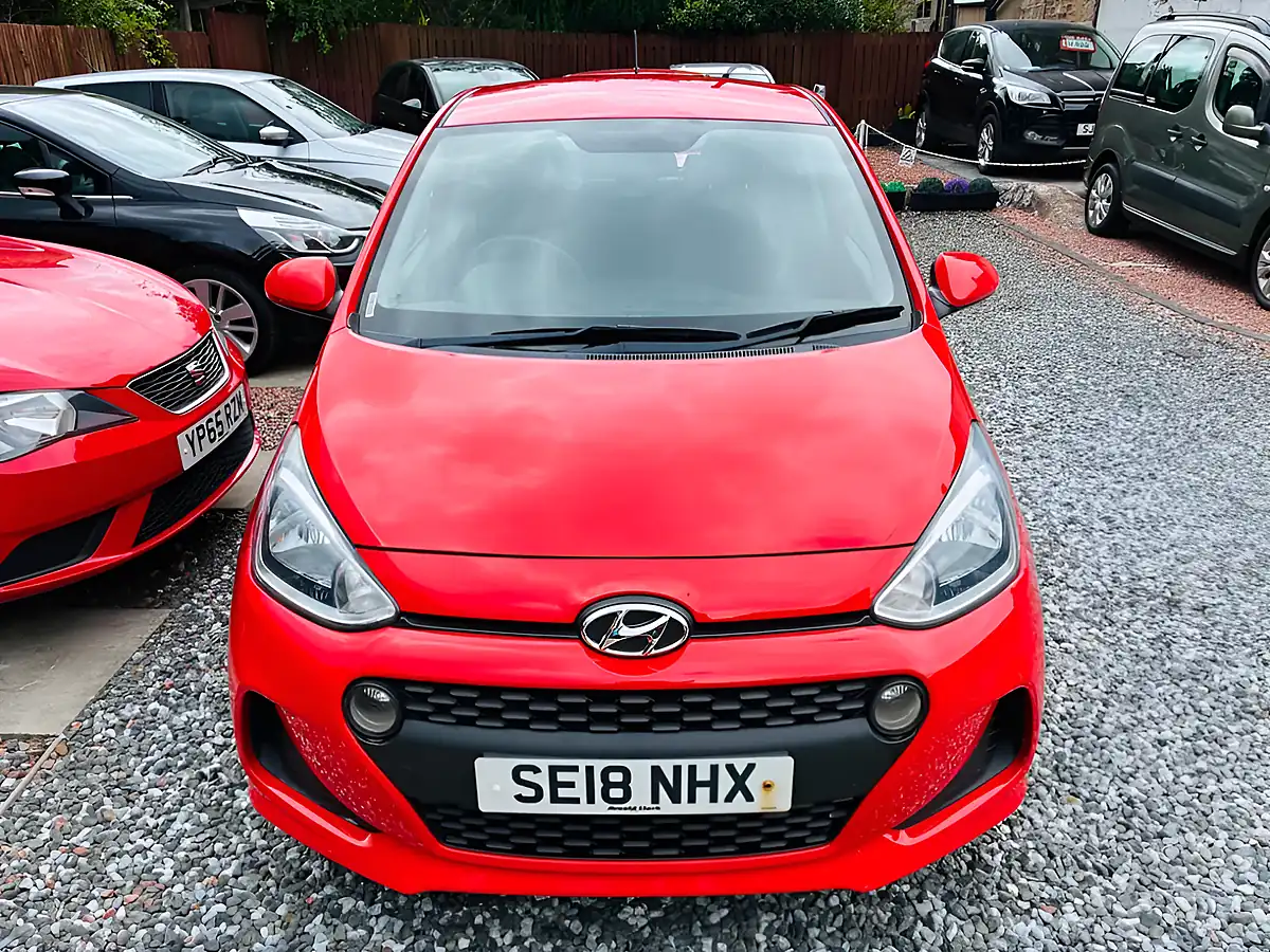 Used 2018 Hyundai i10 Se Red - Interior and Exterior details 3
