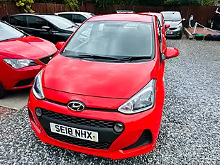 Used 2018 Hyundai i10 Se Red - Interior and Exterior details 5