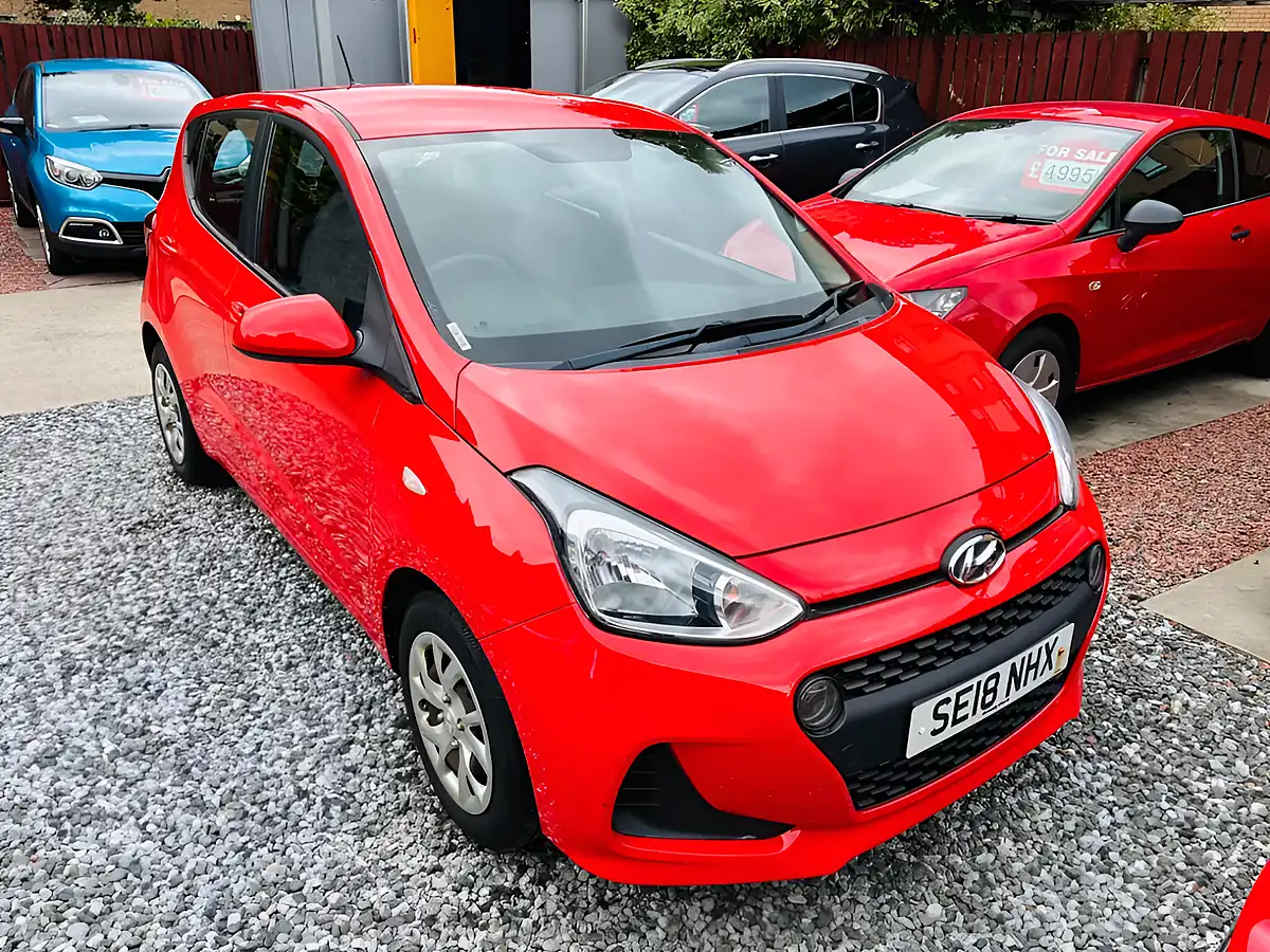 Used 2018 Hyundai i10 Se Red - Interior and Exterior details 6