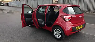 Used 2018 Hyundai i10 Se Red - Interior and Exterior details 10