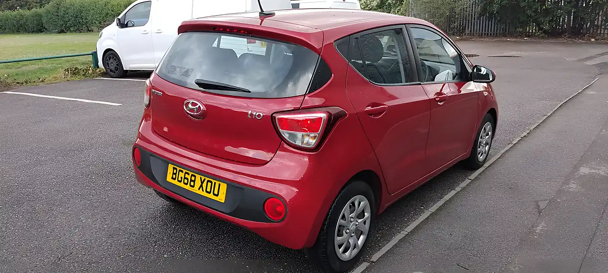 Used 2018 Hyundai i10 Se Red - Interior and Exterior details 3
