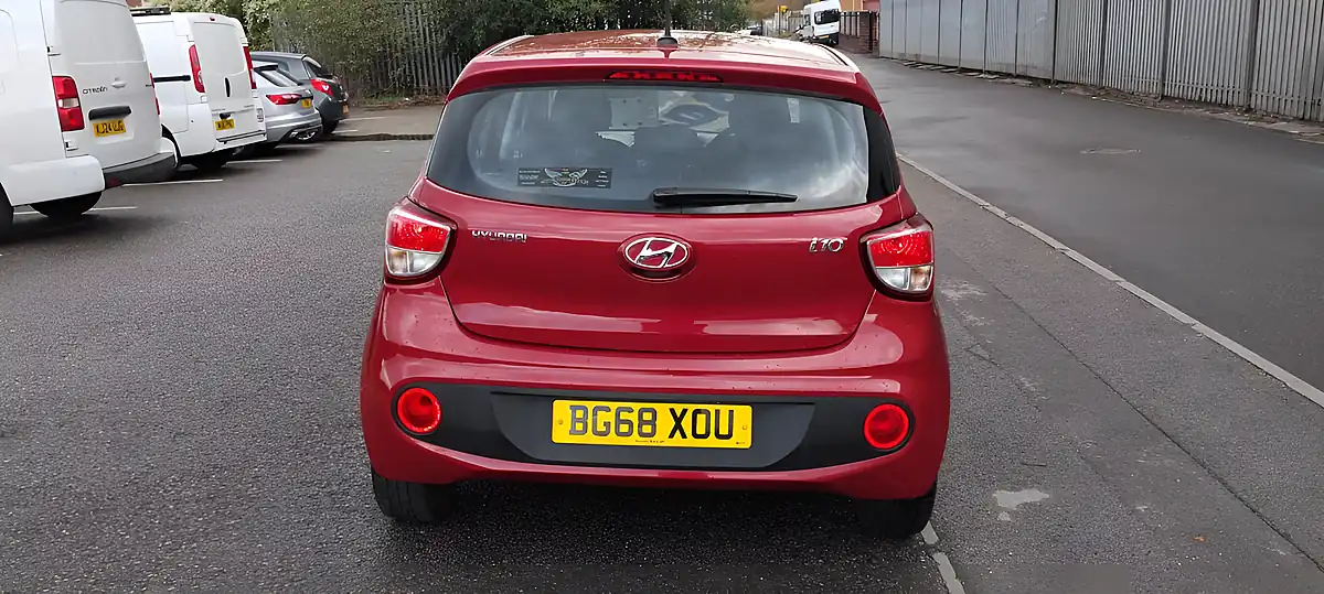 Used 2018 Hyundai i10 Se Red - Interior and Exterior details 4