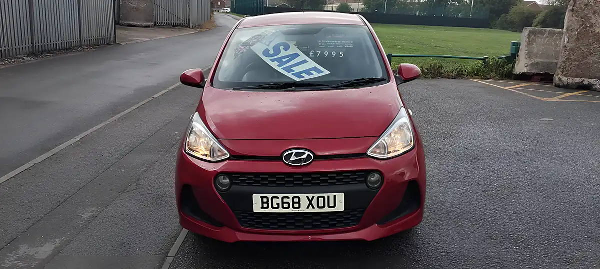 Used 2018 Hyundai i10 Se Red - Interior and Exterior details 7