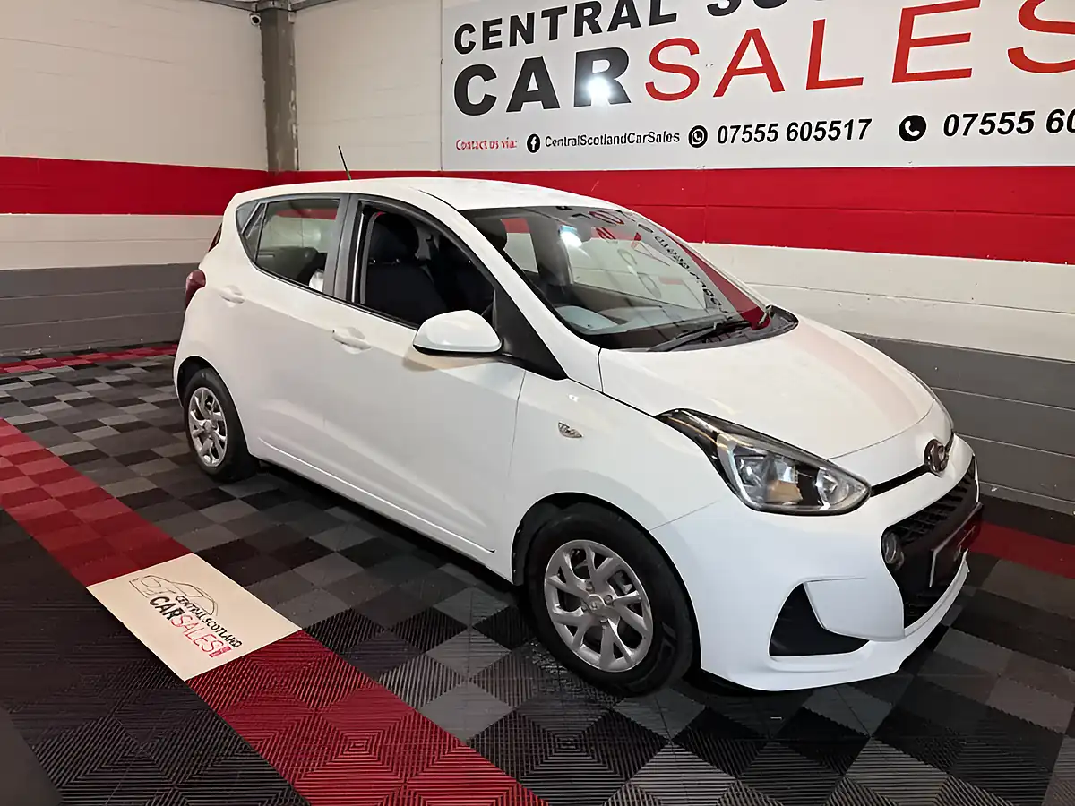 Used 2018 Hyundai i10 Se White - Front View