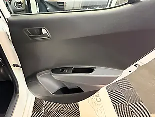 Used 2018 Hyundai i10 Se White - Interior and Exterior details 15