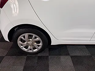 Used 2018 Hyundai i10 Se White - Interior and Exterior details 16
