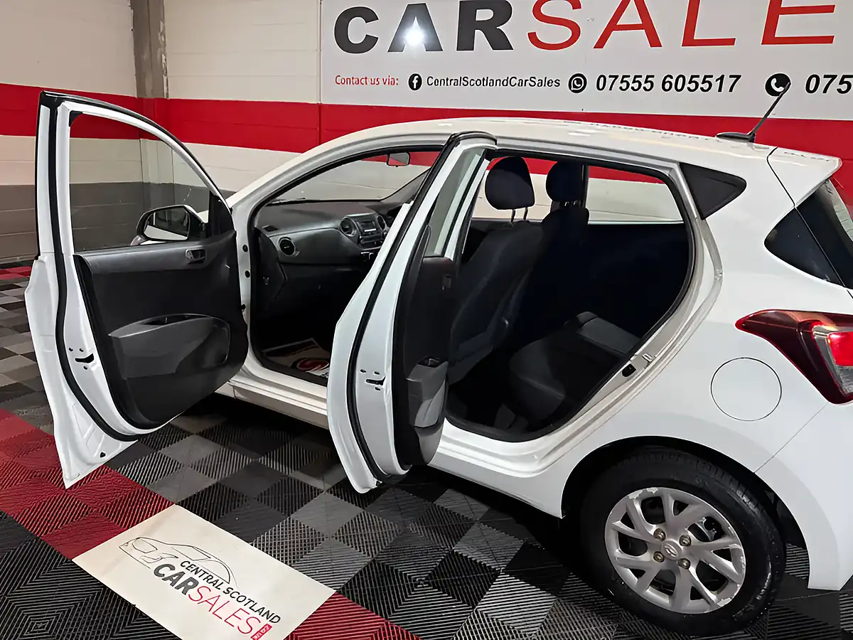 Used 2018 Hyundai i10 Se White - Interior and Exterior details 19