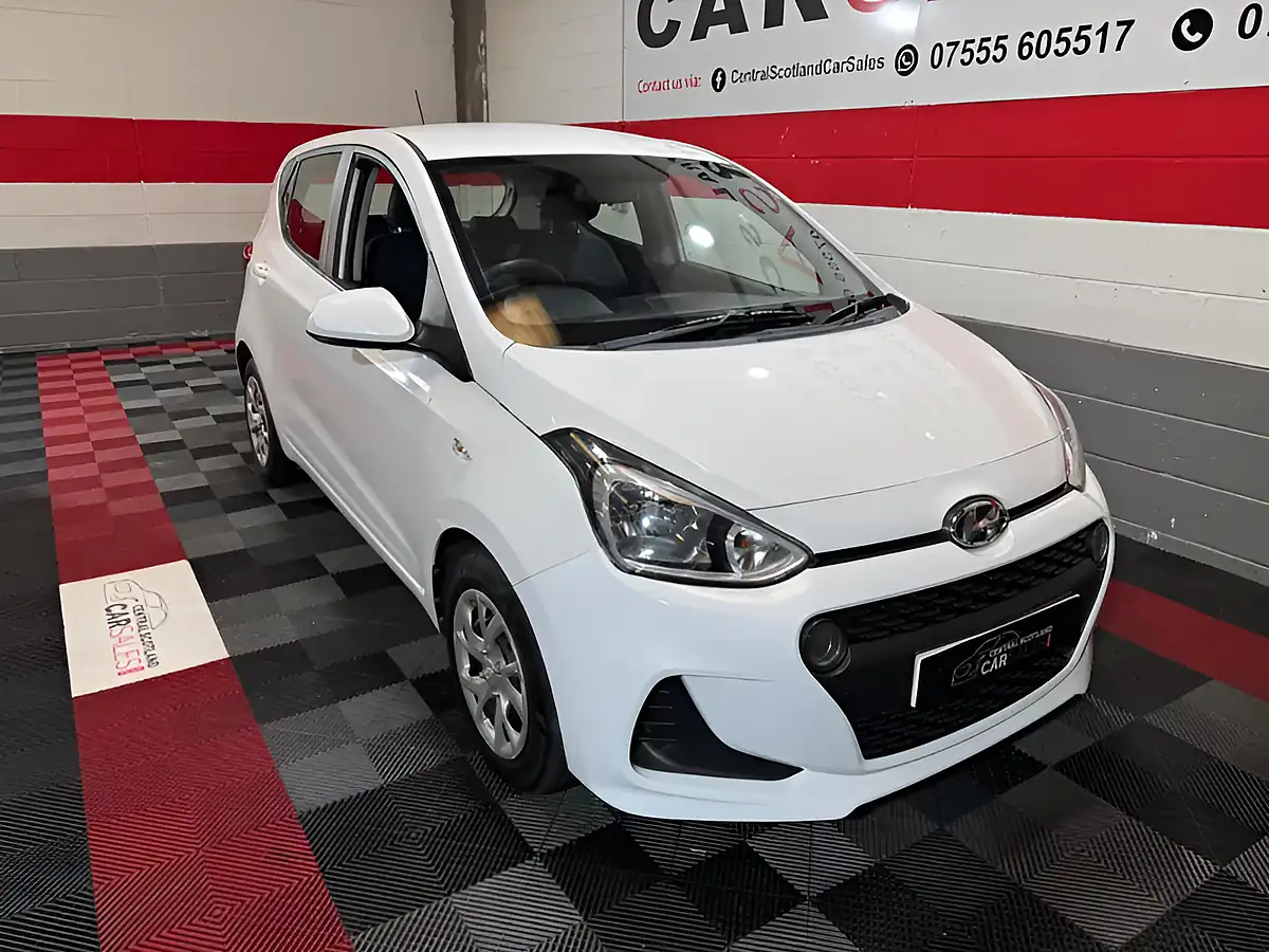 Used 2018 Hyundai i10 Se White - Interior and Exterior details 5