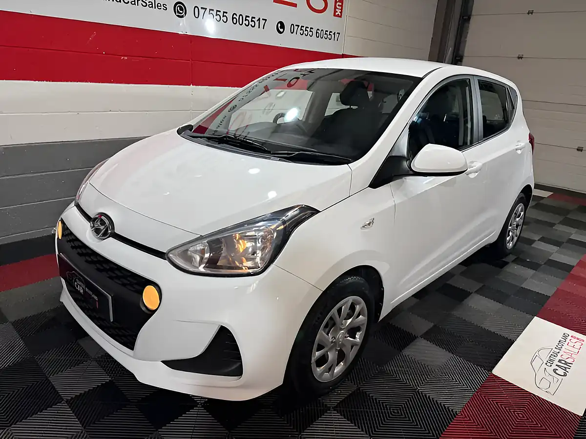 Used 2018 Hyundai i10 Se White - Interior and Exterior details 6