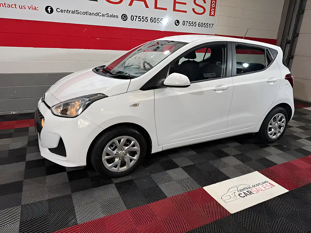 Used 2018 Hyundai i10 Se White - Interior and Exterior details 7