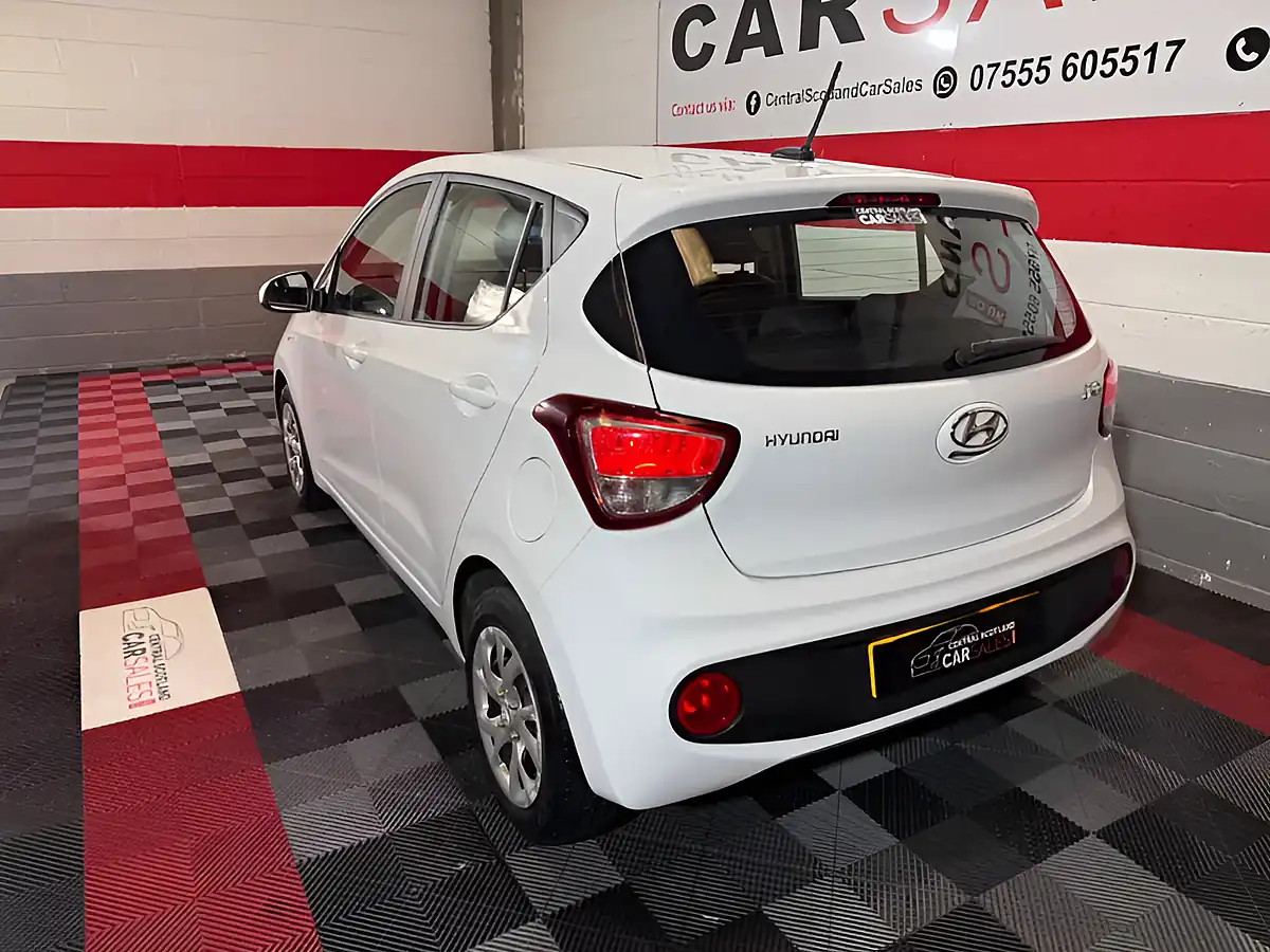Used 2018 Hyundai i10 Se White - Interior and Exterior details 9