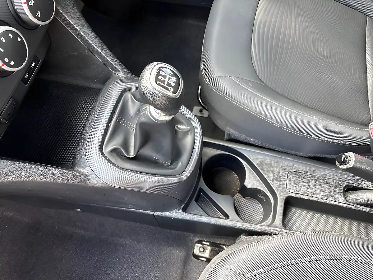 Used 2018 Hyundai i10 Se White - Interior and Exterior details 11