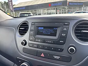 Used 2018 Hyundai i10 Se White - Interior and Exterior details 15