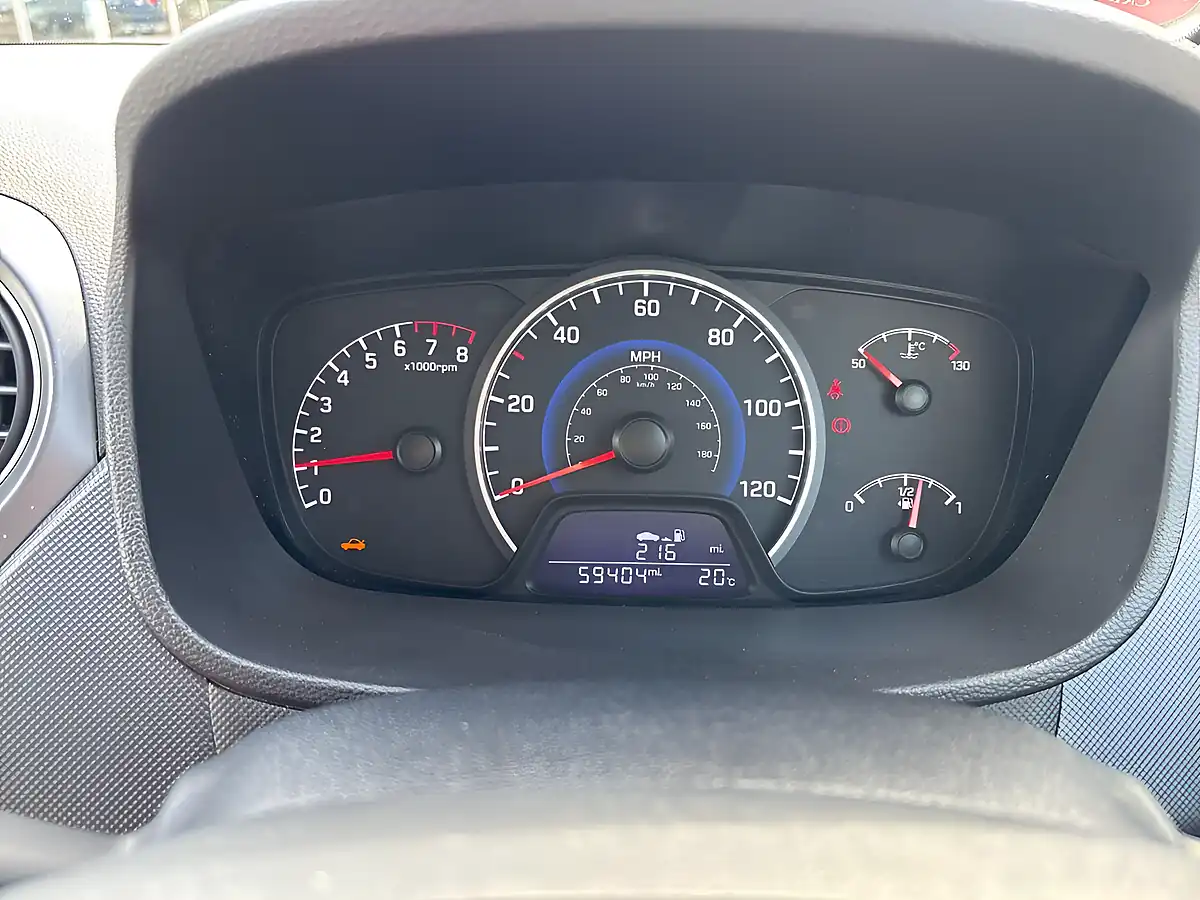 Used 2018 Hyundai i10 Se White - Interior and Exterior details 17
