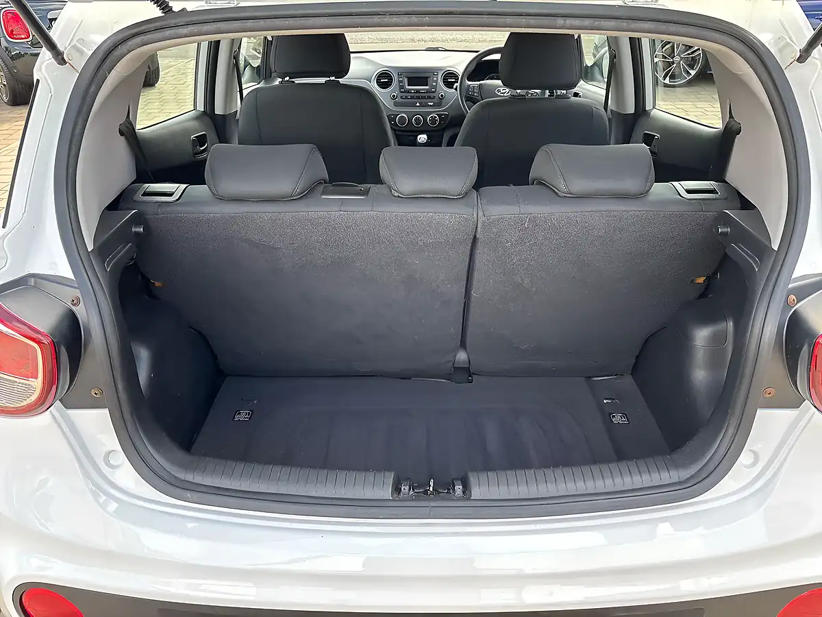 Used 2018 Hyundai i10 Se White - Interior and Exterior details 20