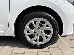 Used 2018 Hyundai i10 Se White - Interior and Exterior details 6