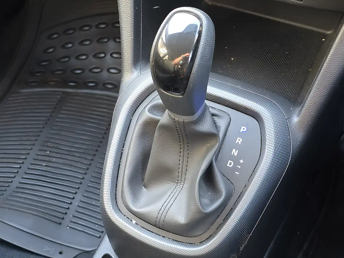 Used 2018 Hyundai i10 Se White - Interior and Exterior details 12