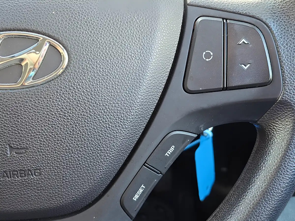 Used 2018 Hyundai i10 Se White - Interior and Exterior details 14