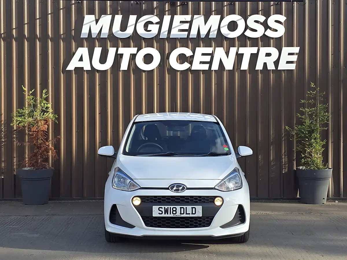 Used 2018 Hyundai i10 Se White - Interior and Exterior details 3