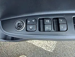 Used 2018 Hyundai i10 Se White - Interior and Exterior details 17
