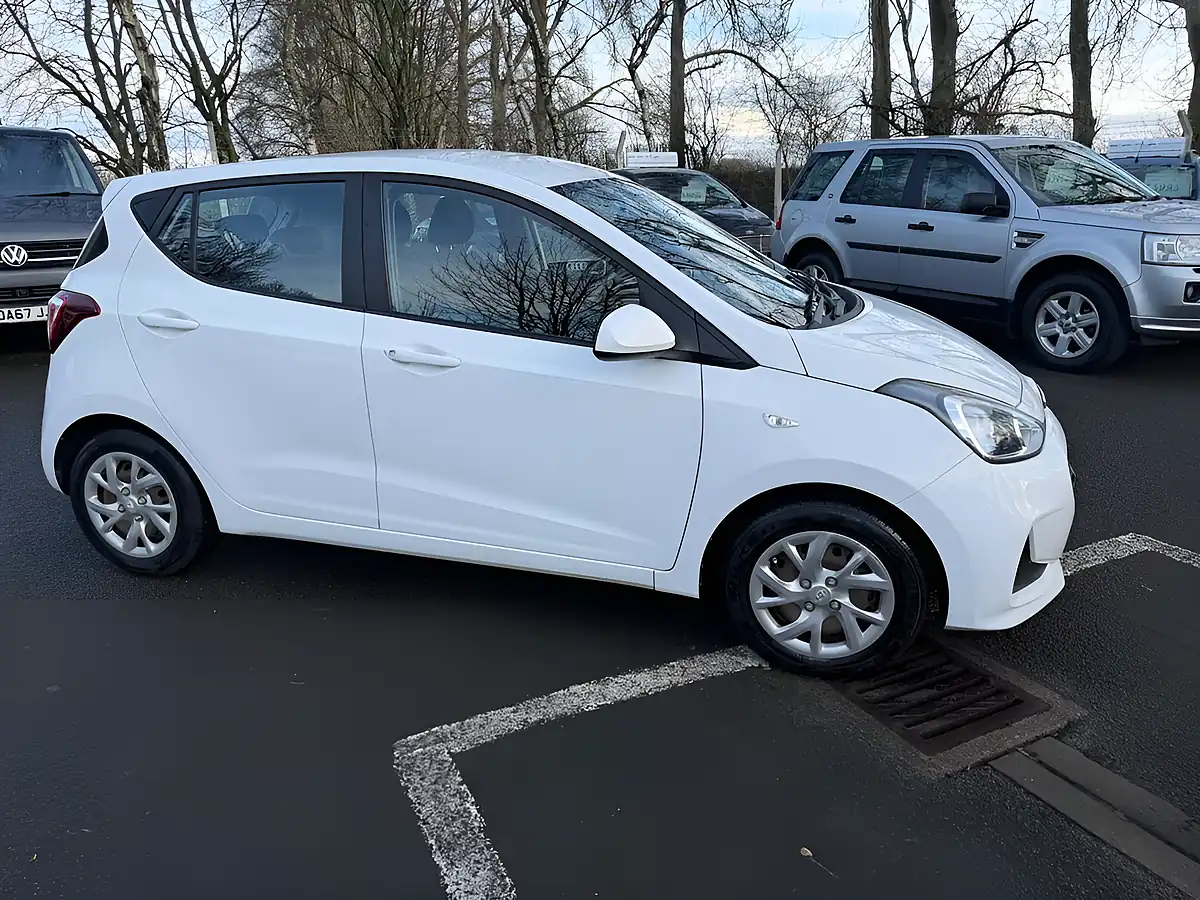 Used 2018 Hyundai i10 Se White - Interior and Exterior details 2