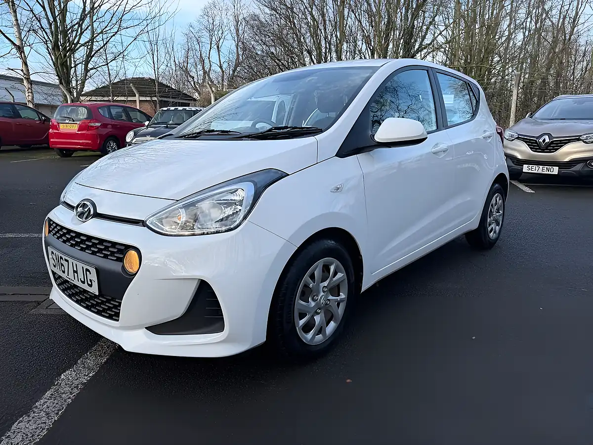 Used 2018 Hyundai i10 Se White - Interior and Exterior details 5