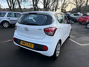 Used 2018 Hyundai i10 Se White - Interior and Exterior details 8