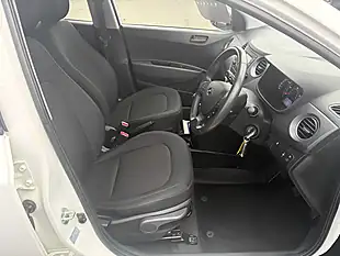 Used 2018 Hyundai i10 Se White - Interior and Exterior details 14