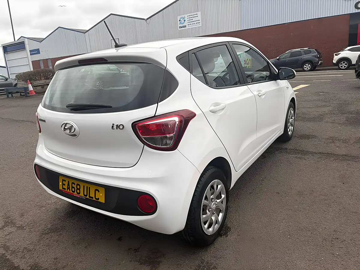 Used 2018 Hyundai i10 Se White - Interior and Exterior details 5