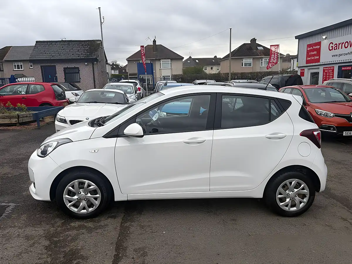 Used 2018 Hyundai i10 Se White - Interior and Exterior details 7