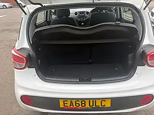 Used 2018 Hyundai i10 Se White - Interior and Exterior details 9