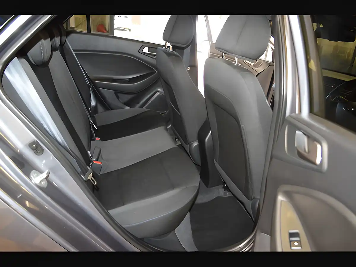 Used 2018 Hyundai i20 Go! Se Stardust Grey - Interior and Exterior details 19