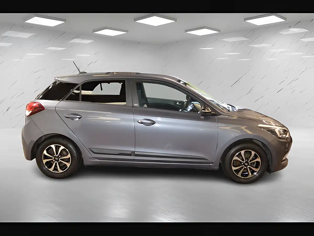 Used 2018 Hyundai i20 Go! Se Stardust Grey - Interior and Exterior details 8