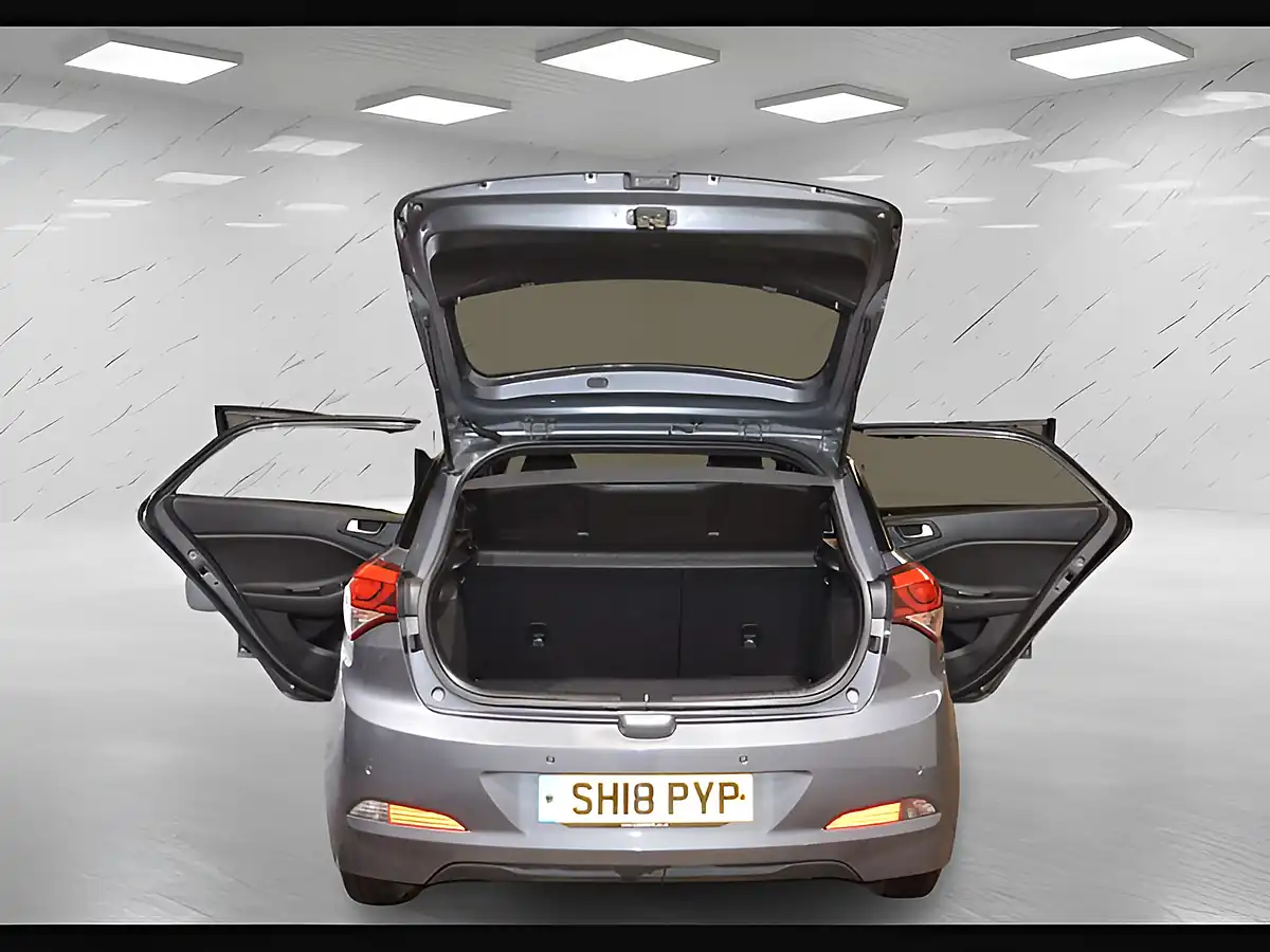 Used 2018 Hyundai i20 Go! Se Stardust Grey - Interior and Exterior details 9