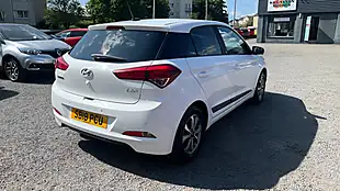 Used 2018 Hyundai I20 Go! Se White - Interior and Exterior details 17