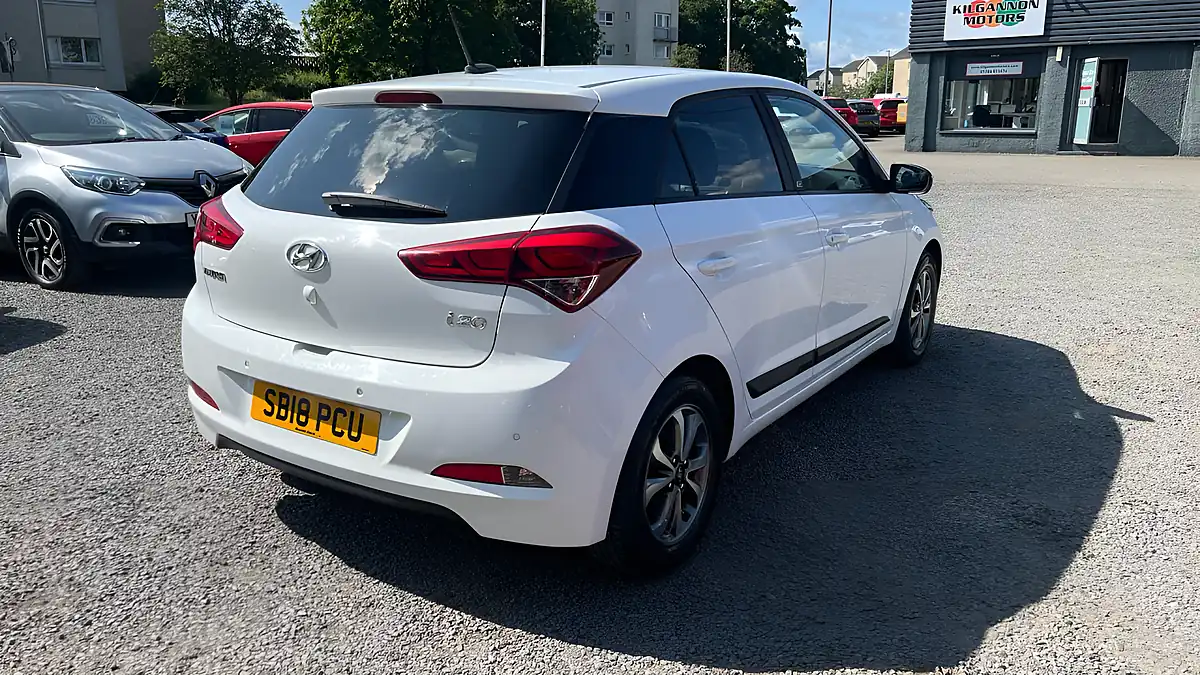 Used 2018 Hyundai I20 Go! Se White - Interior and Exterior details 17