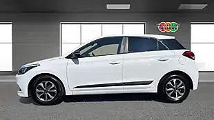 Used 2018 Hyundai I20 Go! Se White - Interior and Exterior details 3