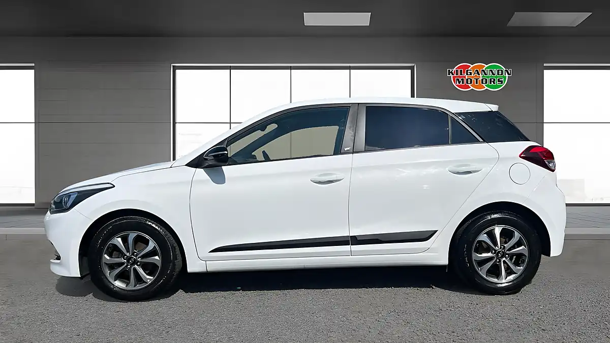 Used 2018 Hyundai I20 Go! Se White - Interior and Exterior details 3