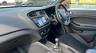 Used 2018 Hyundai I20 Go! Se White - Interior and Exterior details 6