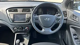Used 2018 Hyundai I20 Go! Se White - Interior and Exterior details 7