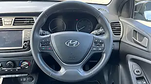 Used 2018 Hyundai I20 Go! Se White - Interior and Exterior details 8