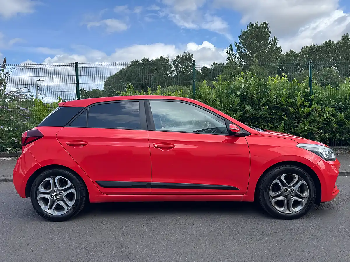 Used 2018 Hyundai i20 Premium Nav Tomato Red - Interior and Exterior details 2
